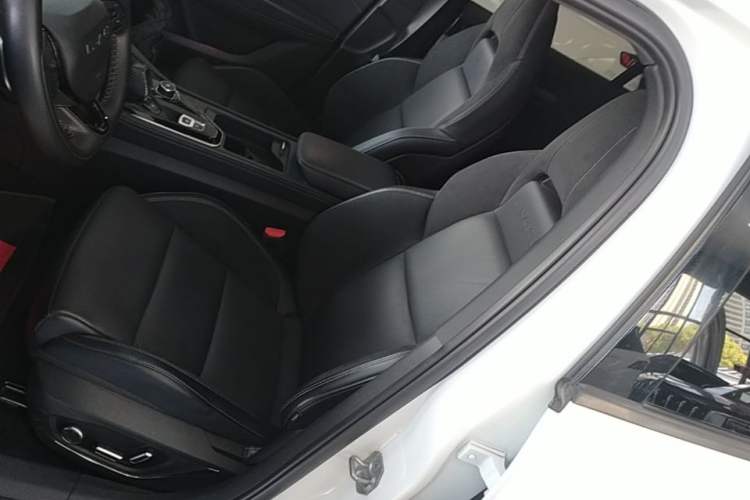 Used Lynk & Co 03 2022 1.5TD DCT JingPro Left Front Seat