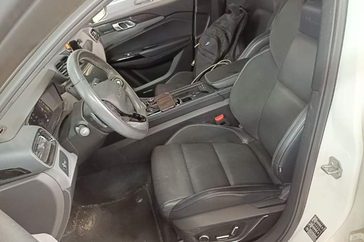 Used Lynk & Co 03 2022 2.0TD DCT JingPro Left Front Seat