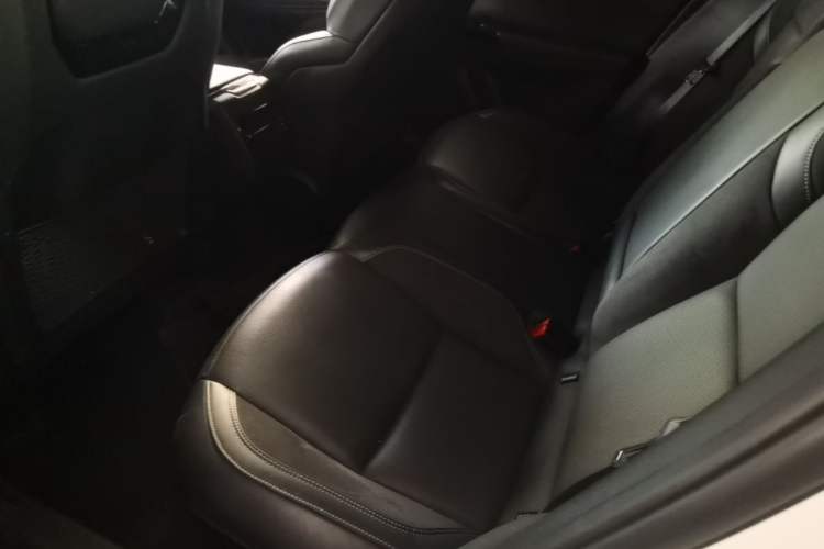 Used Lynk & Co 03 2022 2.0TD DCT JingPro Left Rear Seat