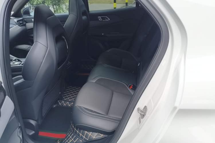 Used Lynk & Co 03 2022 1.5TD DCT JingPro Left Rear Seat