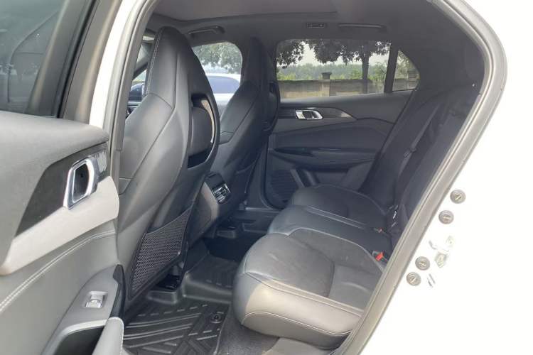 Used Lynk & Co 03 2022 2.0TD DCT JingPro Left Rear Seat