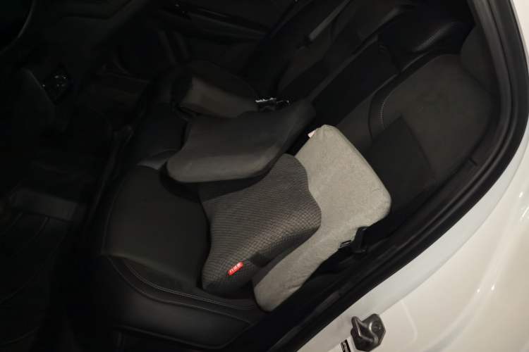 Used Lynk & Co 03 2022 1.5TD DCT JingPro Left Rear Seat