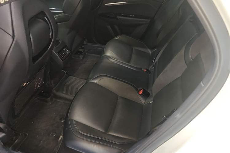 Used Lynk & Co 03 2022 2.0TD DCT JingPro Left Rear Seat