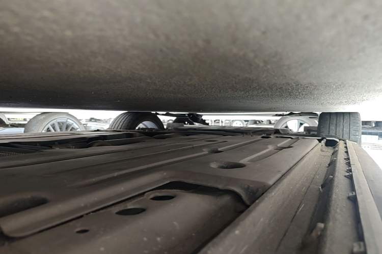 Used Lynk & Co 03 2022 1.5TD DCT JingPro Left Side Sill