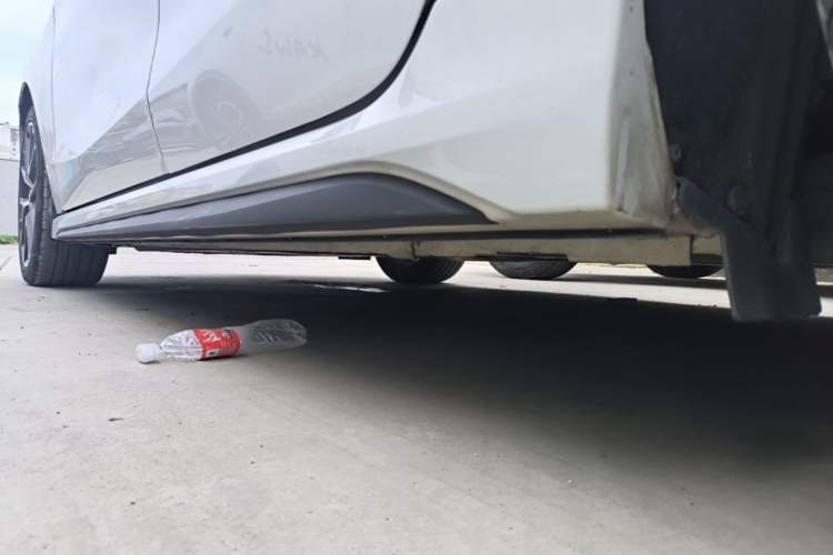 Used Lynk & Co 03 2022 1.5TD DCT JingPro Left Side Sill