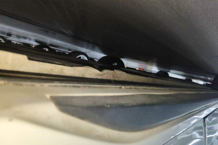 Used Lynk & Co 03 2022 2.0TD DCT JingPro Left Side Sill