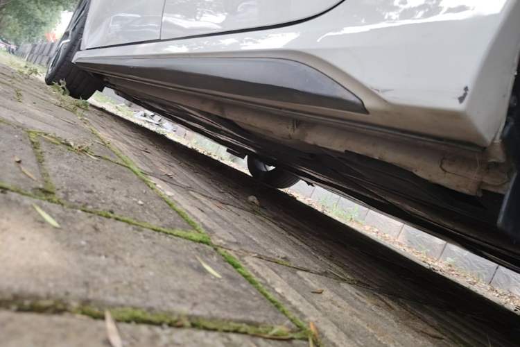 Used Lynk & Co 03 2022 2.0TD DCT JingPro Left Side Sill