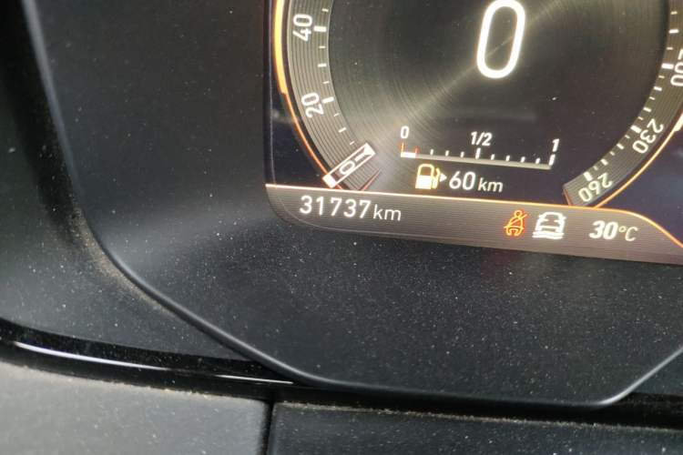 Used Lynk & Co 03 2022 2.0TD DCT JingPro Odometer Close Up