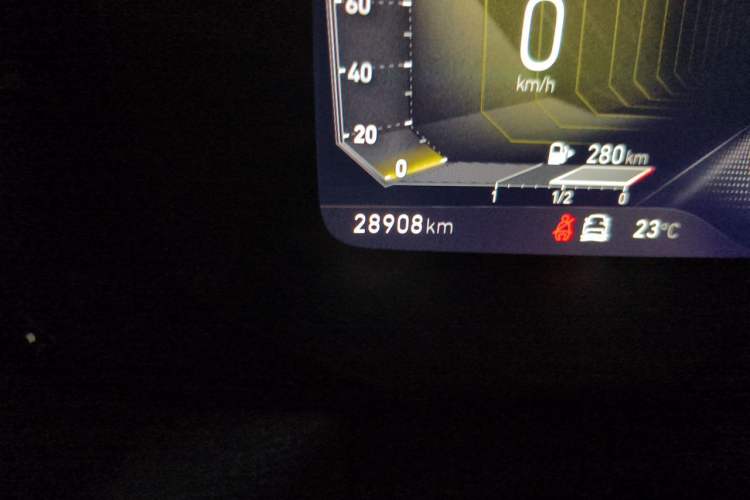 Used Lynk & Co 03 2022 2.0TD DCT JingPro Odometer Close Up