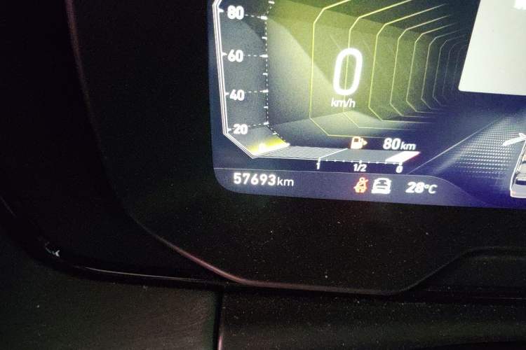 Used Lynk & Co 03 2022 2.0TD DCT JingPro Odometer Close Up
