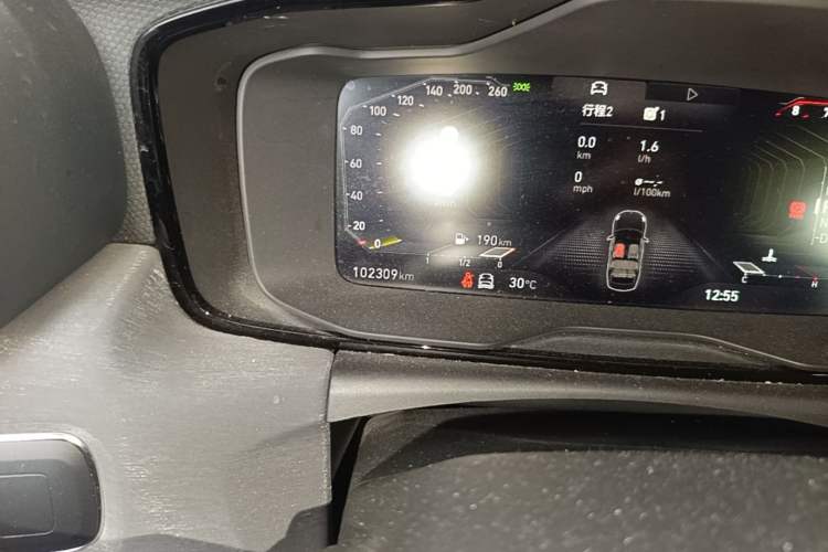 Used Lynk & Co 03 2022 2.0TD DCT JingPro Odometer Close Up