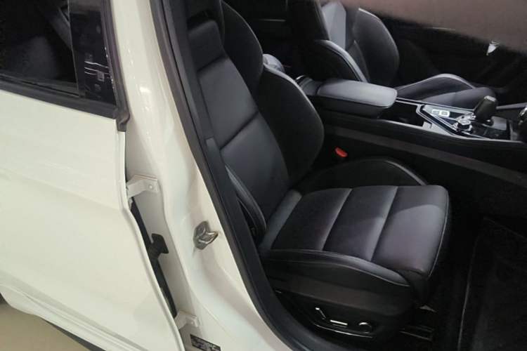 Used Lynk & Co 03 2022 1.5TD DCT JingPro Right Front Seat
