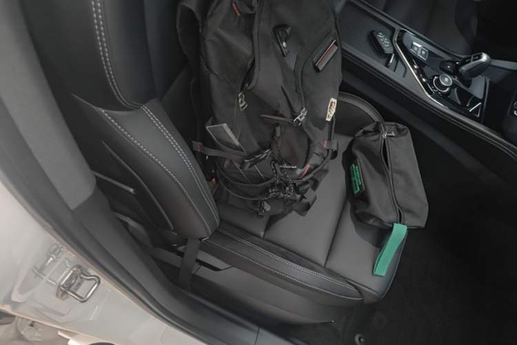 Used Lynk & Co 03 2022 2.0TD DCT GenioPlus Right Front Seat