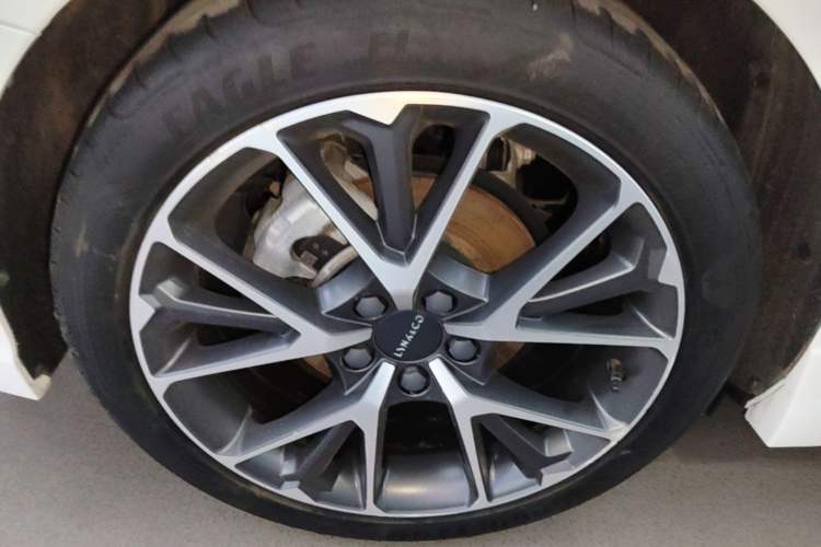 Used Lynk & Co 03 2022 2.0TD DCT JingPro Right Rear Wheel Hub