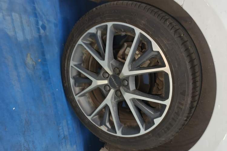 Used Lynk & Co 03 2022 2.0TD DCT JingPro Right Rear Wheel Hub