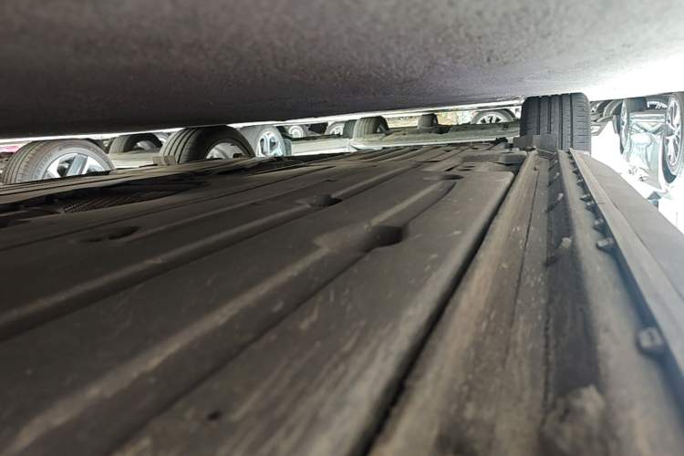 Used Lynk & Co 03 2022 1.5TD DCT JingPro Right Side Sill