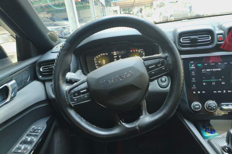 Used Lynk & Co 03 2022 2.0TD DCT GenioPlus Steering Wheel
