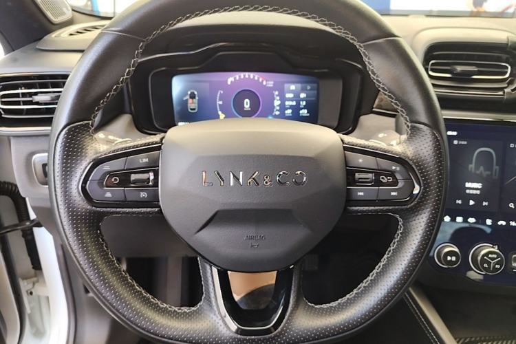 Used Lynk & Co 03 2022 2.0TD DCT JingPro Steering Wheel