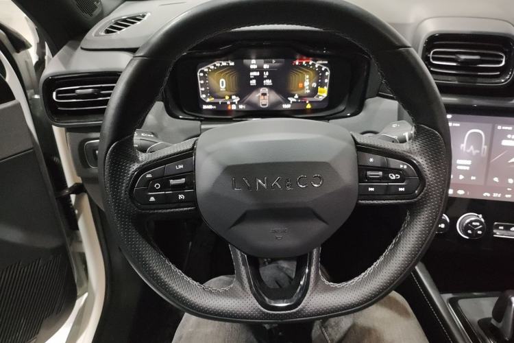 Used Lynk & Co 03 2022 2.0TD DCT GenioPlus Steering Wheel