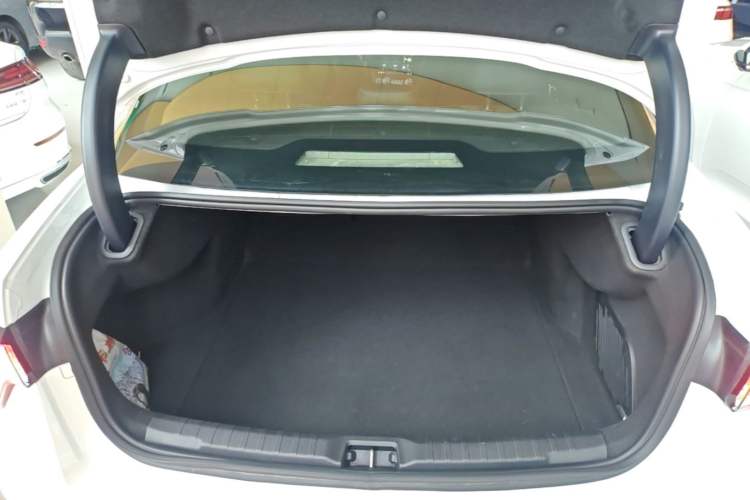 Used Lynk & Co 03 2022 2.0TD DCT JingPro Trunk