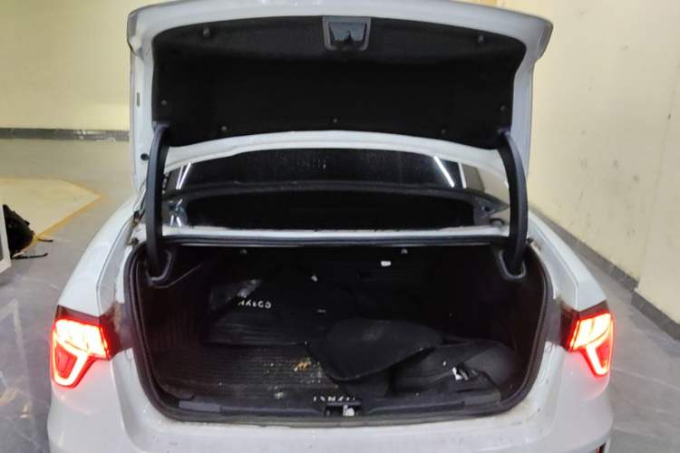Used Lynk & Co 03 2022 1.5TD DCT JingPro Trunk