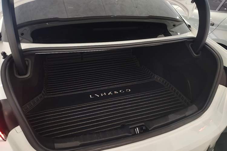 Used Lynk & Co 03 2022 2.0TD DCT JingPro Trunk