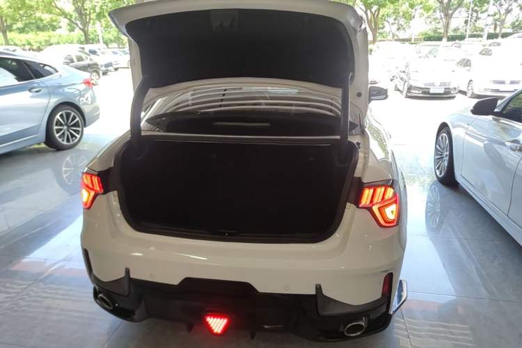Used Lynk & Co 03 2022 1.5TD DCT JingPlus Trunk