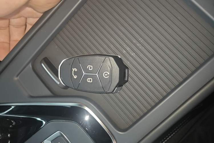 Used Lynk & Co 03 2022 2.0TD DCT GenioPlus Vehicle Key