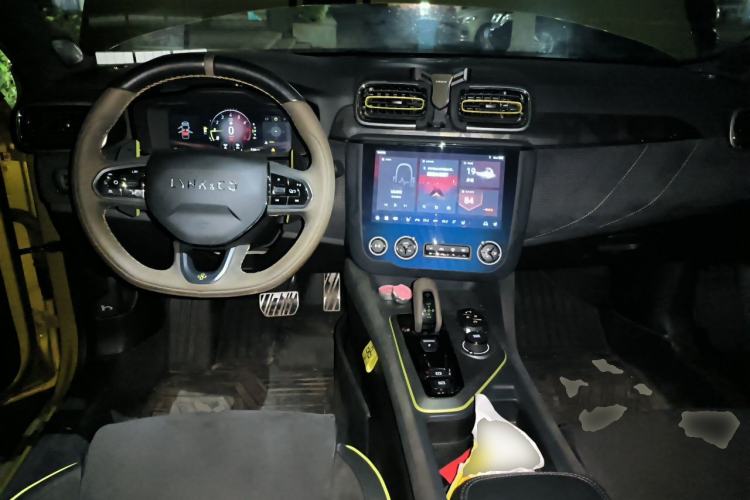 Used Lynk & Co 03 2022 03+ 2.0TD Automatic Performance Package Center Console