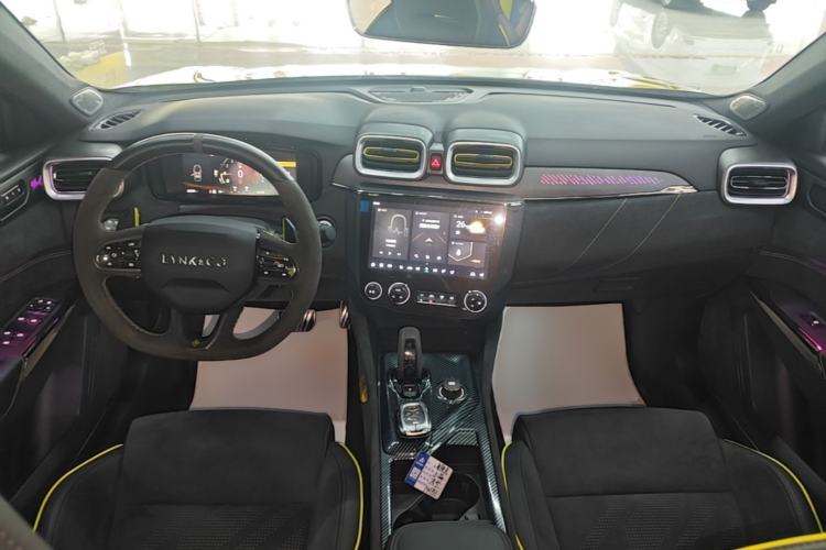 Used Lynk & Co 03 2022 03+ 2.0TD Automatic Wind-Chasing Edition Center Console