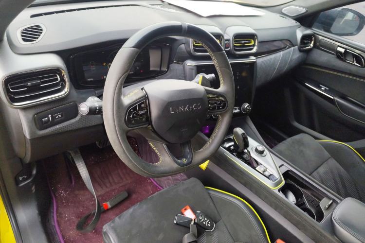 Used Lynk & Co 03 2022 03+ 2.0TD Automatic Performance Package Center Console
