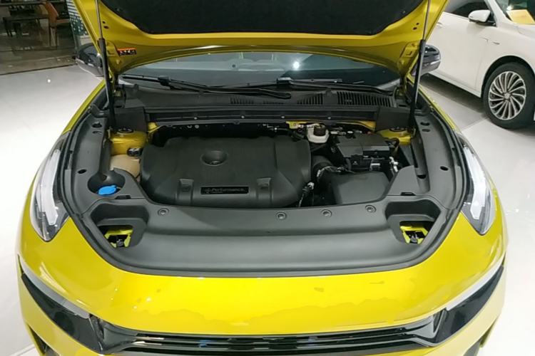 Used Lynk & Co 03 2022 03+ 2.0TD Automatic Wind-Chasing Edition Engine Bay