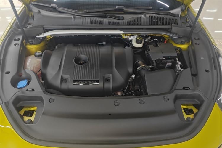 Used Lynk & Co 03 2022 03+ 2.0TD Automatic Wind-Chasing Edition Engine Bay