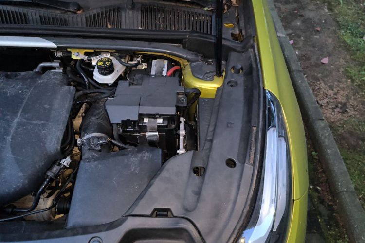 Used Lynk & Co 03 2022 03+ 2.0TD Automatic Performance Package Engine Bay Left