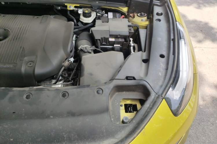 Used Lynk & Co 03 2022 03+ 2.0TD Automatic Wind-Chasing Edition Engine Bay Left