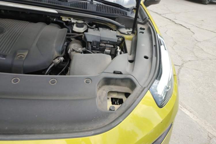 Used Lynk & Co 03 2022 03+ 2.0TD Automatic Wind-Chasing Edition Engine Bay Left