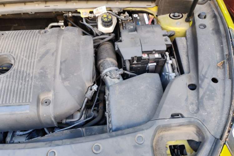 Used Lynk & Co 03 2022 03+ 2.0TD Automatic Wind-Chasing Edition Engine Bay Left