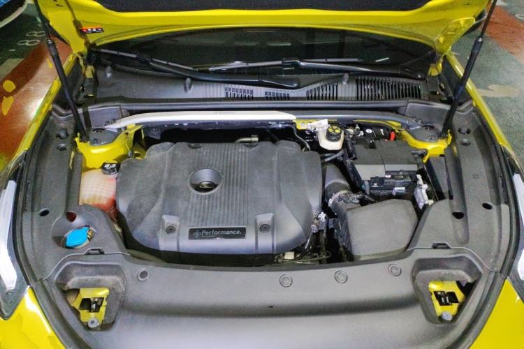 Used Lynk & Co 03 2022 03+ 2.0TD Automatic Wind-Chasing Edition Engine Bay