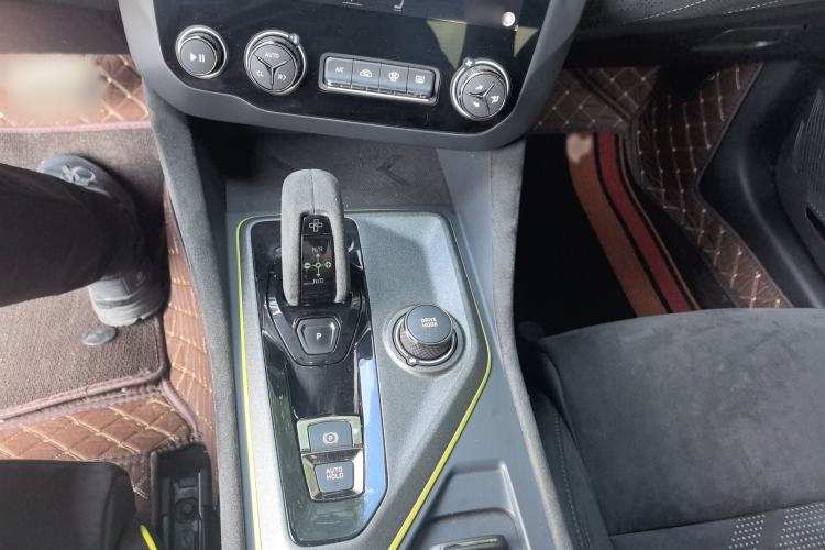 Used Lynk & Co 03 2022 03+ 2.0TD Automatic Wind-Chasing Edition Gear Lever