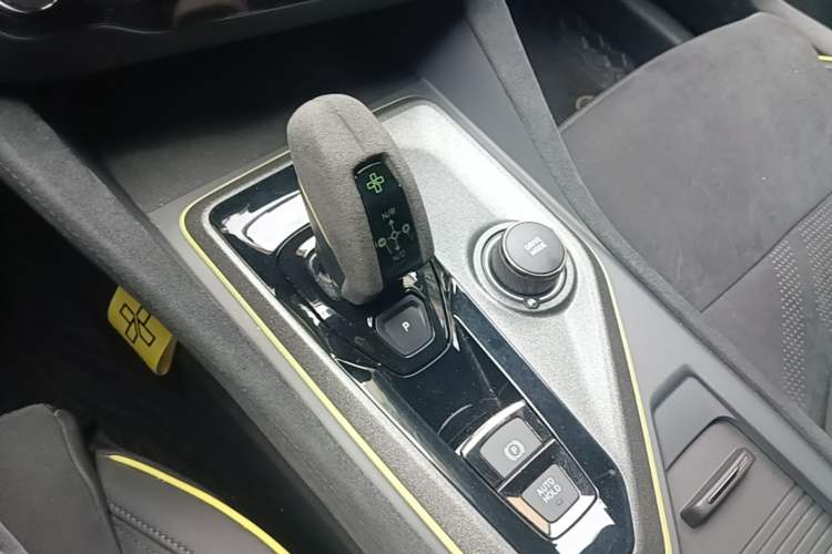 Used Lynk & Co 03 2022 03+ 2.0TD Automatic Wind-Chasing Edition Gear Lever