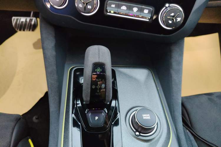 Used Lynk & Co 03 2022 03+ 2.0TD Automatic Wind-Chasing Edition Gear Lever