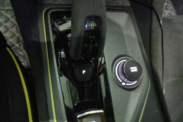 Used Lynk & Co 03 2022 03+ 2.0TD Automatic Wind-Chasing Edition Gear Lever