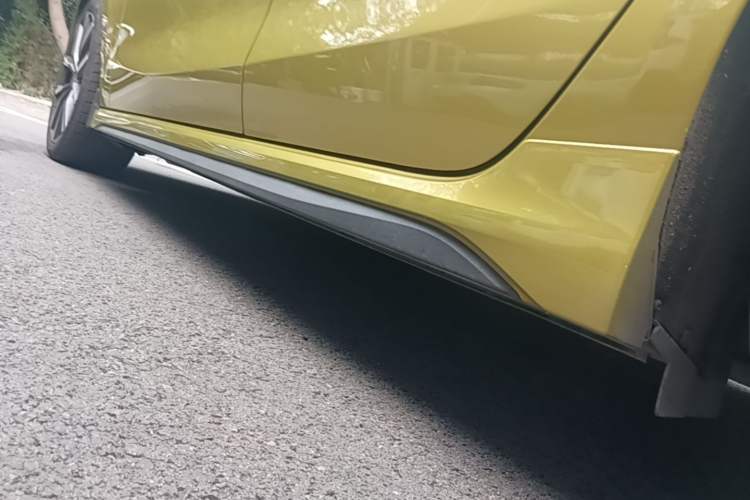 Used Lynk & Co 03 2022 03+ 2.0TD Automatic Wind-Chasing Edition Left Side Sill