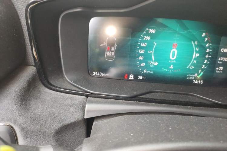 Used Lynk & Co 03 2022 03+ 2.0TD Automatic Wind-Chasing Edition Odometer Close Up