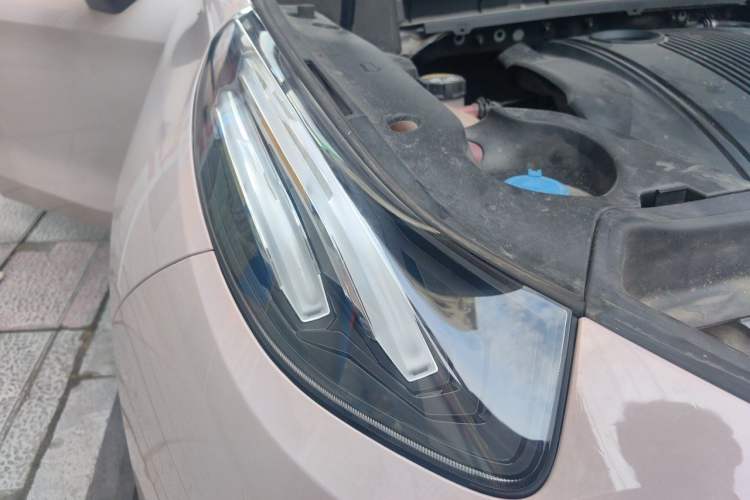 Used Lynk & Co 03 2022 1.5TD DCT JingPro Right Front Headlight