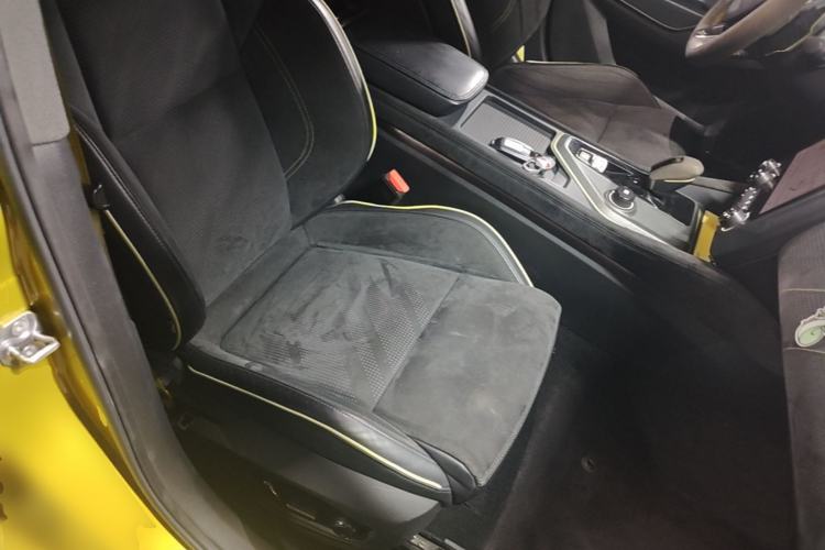Used Lynk & Co 03 2022 03+ 2.0TD Automatic Wind-Chasing Edition Right Front Seat