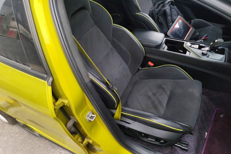 Used Lynk & Co 03 2022 03+ 2.0TD Automatic Performance Package Right Front Seat