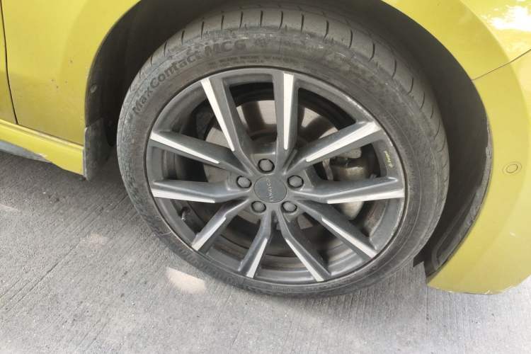 Used Lynk & Co 03 2022 03+ 2.0TD Automatic Wind-Chasing Edition Right Front Wheel Hub