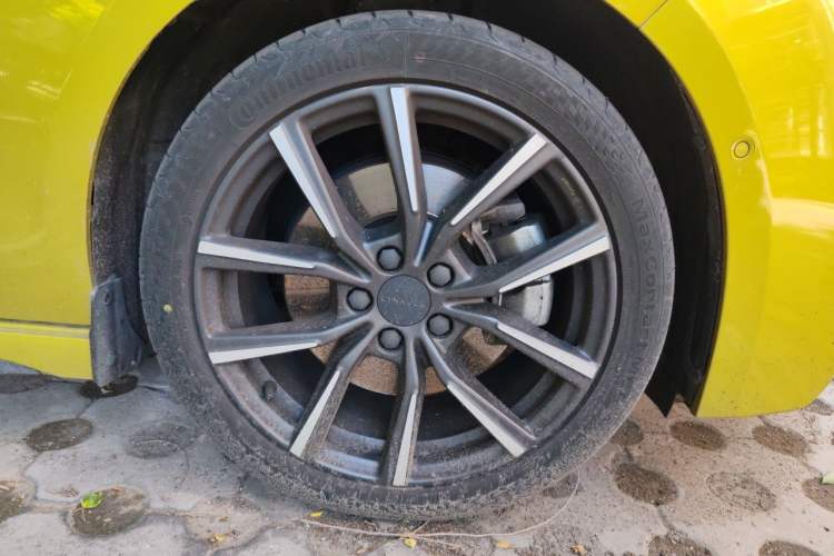 Used Lynk & Co 03 2022 03+ 2.0TD Automatic Wind-Chasing Edition Right Front Wheel Hub
