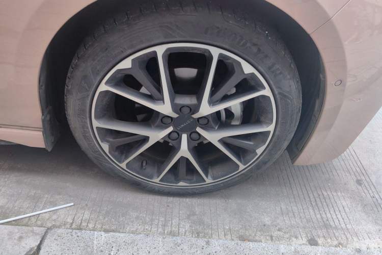 Used Lynk & Co 03 2022 1.5TD DCT JingPro Right Front Wheel Hub
